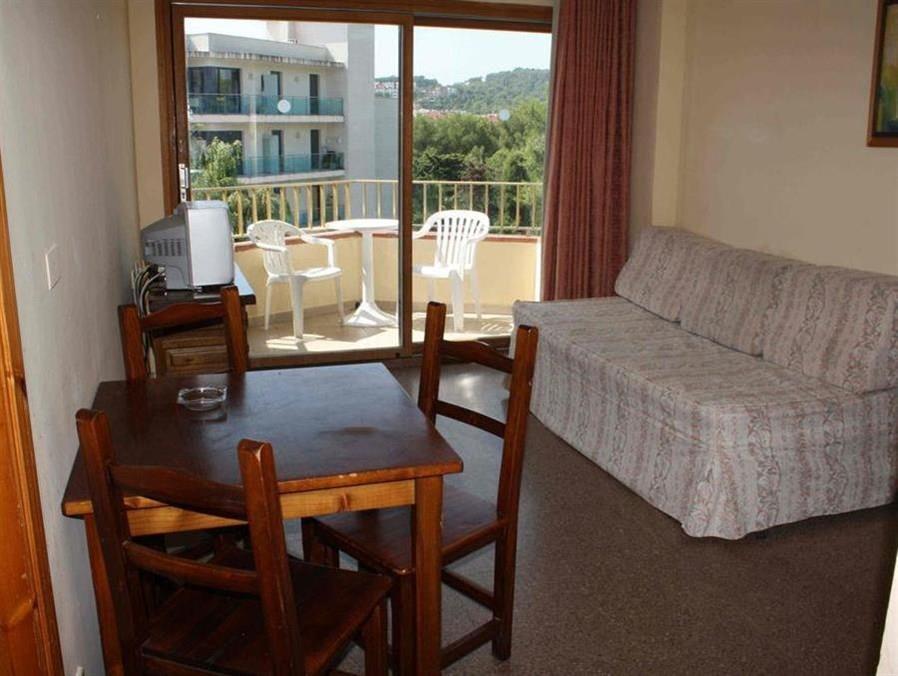 Aparthotel Las Mariposas Lloret de Mar Exterior photo